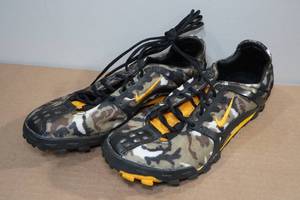 lot 291 image: Nike Running Shoes -Size 7.5