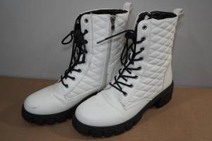 lot 294 image: Womens White Platform Boot -Size 9