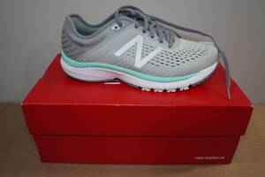 lot 303 image: New Balance Womens Running Shoes -Size 7.5