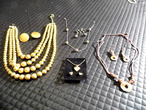 4 Jewelry Sets