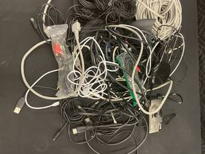 lot 26 image: J3 - Lot of Mixed Electronics and Cables