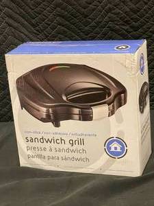 lot 41 image: I3 - Non-Stick Sandwich Grill