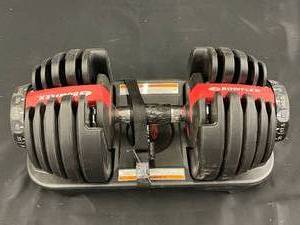 lot 153 image: ID4 - Bowflex SelectTech Adjustable Dumbbell
