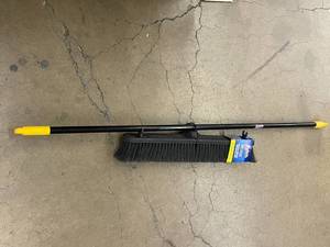 lot 288 image: E1 - Quickie Bulldozer Smooth Surface Push Broom