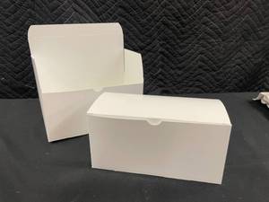 lot 49 image: Lot of 250 White Cardboard Boxes 9.25 X 4.25 X 4.25