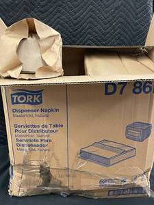 lot 298 image: Tork Dispenser Napkins - Masterfold, Natural - Bulk Pack