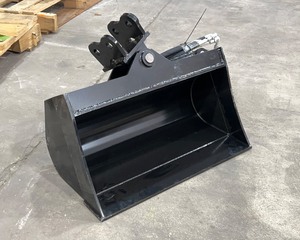 lot 186 image: Tilting Excavator Bucket 24 Inch