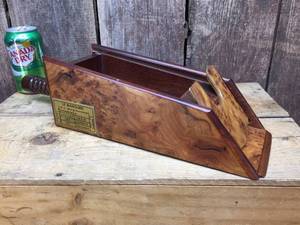 lot 151 image: Le Banquier Burl Wood Playing Card Shoe
