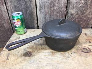 lot 7 image: Vintage BSR Cast Iron 2 Qt Pot with Lid