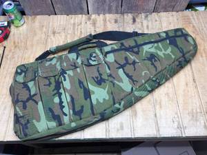 lot 35 image: Padded Camo Hunting Case