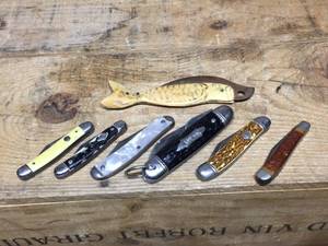 lot 46 image: 7 Vintage Pocket Knives
