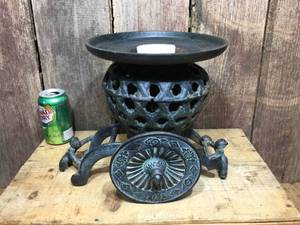 lot 56 image: Nifty Cast Iron Ikebana FlowrCandle VasePot