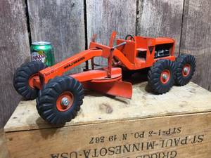 lot 64 image: Vintage Ny-Lint Toys Road Grader