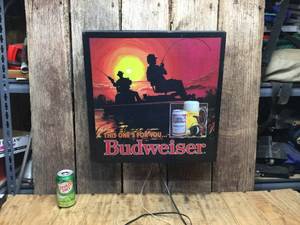 lot 78 image: Vintage Budweiser Light-Up Sign