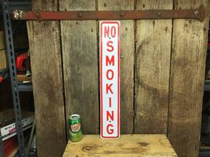 lot 84 image: Heavy Enamel Vertical No Smoking Metal Sign