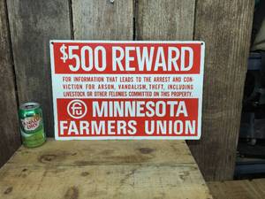 lot 86 image: Vintage $500 Reward Metal Sign