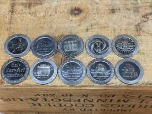 lot 94 image: 10 Vintage $1 Dollar Casino Gaming Tokens