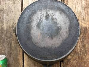 lot 123 image: Unusual Vintage Favorite Piqua Ware #8 Skillet