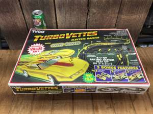 lot 127 image: Vintage TYCO Turbovette Electric Racing Set