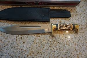 lot 16 image: Timber Rattler Model TR124 Traveling Rancher Bowie Knife