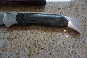 lot 19 image: Timber Rattler Model TR99 Scarab Back Giant Pocket Knife