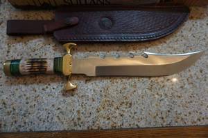 lot 22 image: Sultans Special Model BK2847 Bowie Knife