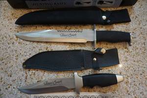 lot 24 image: The Zachary Crockett Signature Series 2 Piece Hunting Knife Set