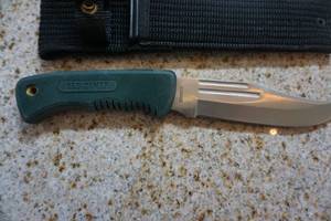 lot 39 image: Schrade Old Timer Fixed Blade Knife