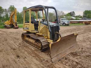 lot 1 image: John Deere 450 H LT Dozer