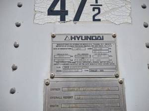 lot 14 image: 1999 Hyundai Semi Trailer