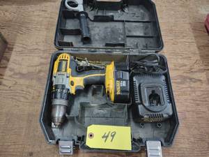 lot 49 image: Dewalt 18 Volt Drill...