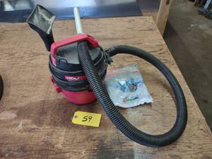 lot 59 image: Hyper Tough 1.5 hp. Shop Vac...