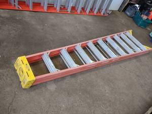 lot 76 image: Werner 10 Fiberglass Step Ladder...