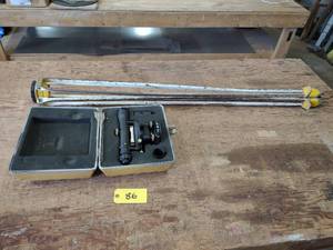 lot 86 image: Craftsman Transit with Tripod...