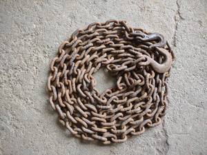 lot 107 image: Log Chain, 38x206...