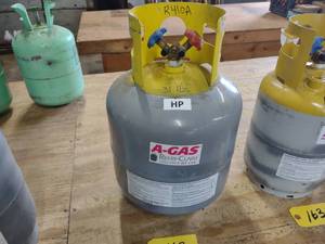 lot 162 image: Refrigerant Tank with 410A, 31lbs....