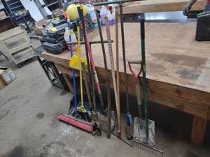 lot 322 image: Assorted Tools...