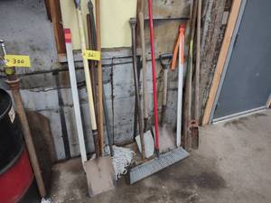 lot 321 image: Assorted Tools...