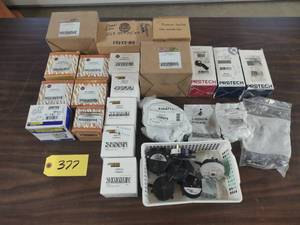 lot 377 image: Assorted Pressure Switches...