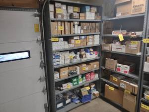 lot 391 image: Shelf Unit 48x12x87...