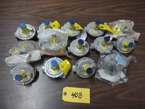 lot 408 image: (13) Maxitrol 325-3L Gas Regulators...