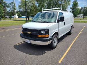 lot 9 image: 2016 Chevrolet Cargo Van