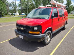 lot 10 image: 2007 Chevrolet Express Cargo Van