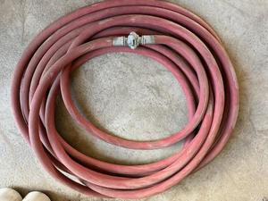 lot 514 image: (3) 34x50 Air Hoses