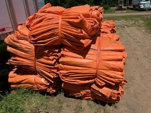 lot 516 image: (123) Orange Blankets