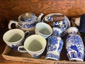 Blue & white misc glassware
