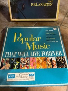 Rolling stand w albums