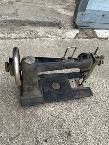 Singer Sewing Machine in Cabinet