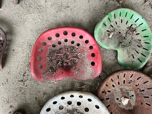 qty 4 Metal seats
