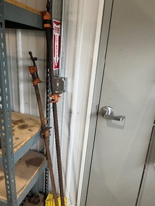 2 bar clamps